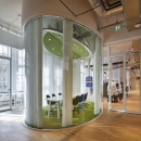 Oval conference office with high acoustic values