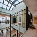 Glass partition on the mezzanine edge