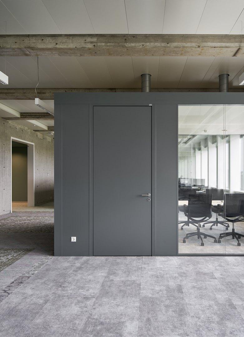 Free standing office QQ2 with double glass and steel panels and doors