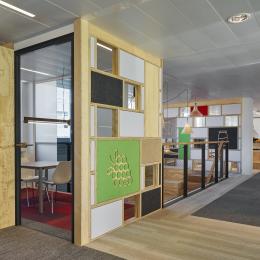 Circular office walls build of reused materials