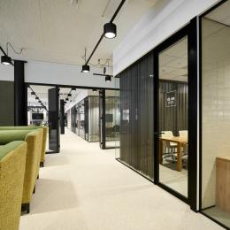 Meeting rooms with partition walls of QbiQ