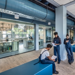 Cooking classrooms with glass partitions