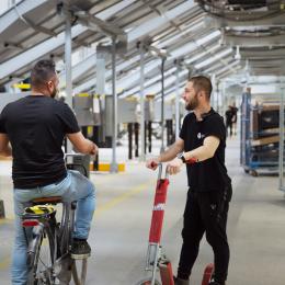 Employees in the distribution hall at DPD Oirschot