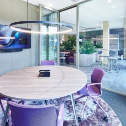 Conversation room with iQ PRO Steel partition at BDO West Brabant Breda
