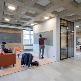 Single glass partitions at Nikhef Amsterdam