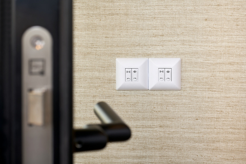 Controlswitches for the blinds included in the partitions