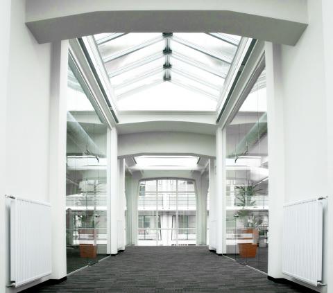 Full glass partition with special fitting at Stadswonen Rotterdam