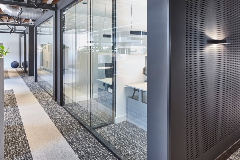 Double glass partition at BDO Enschede