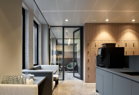 Call room for privacy-sensitive calls