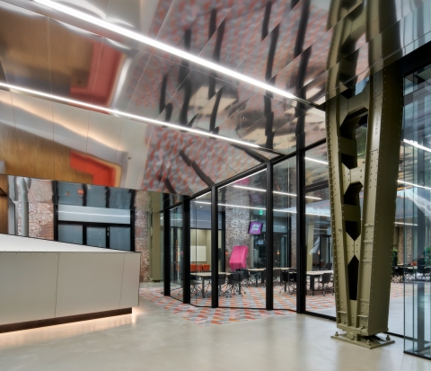 4 meter high glass partition at Mindlabs Tilburg