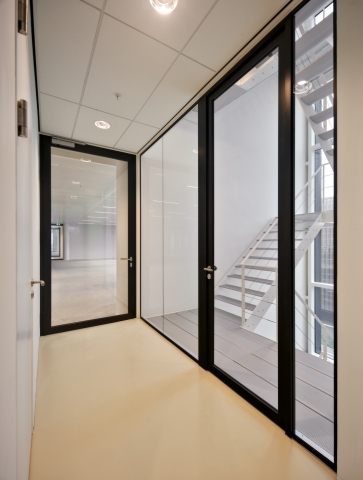 S200 and fire resistant glass wall at Plus Ultra Leiden