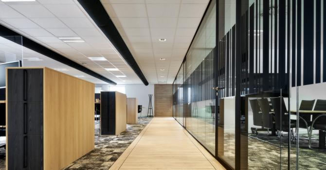 100mm dikke scheidingswand met dubbelglas bij Coolmark